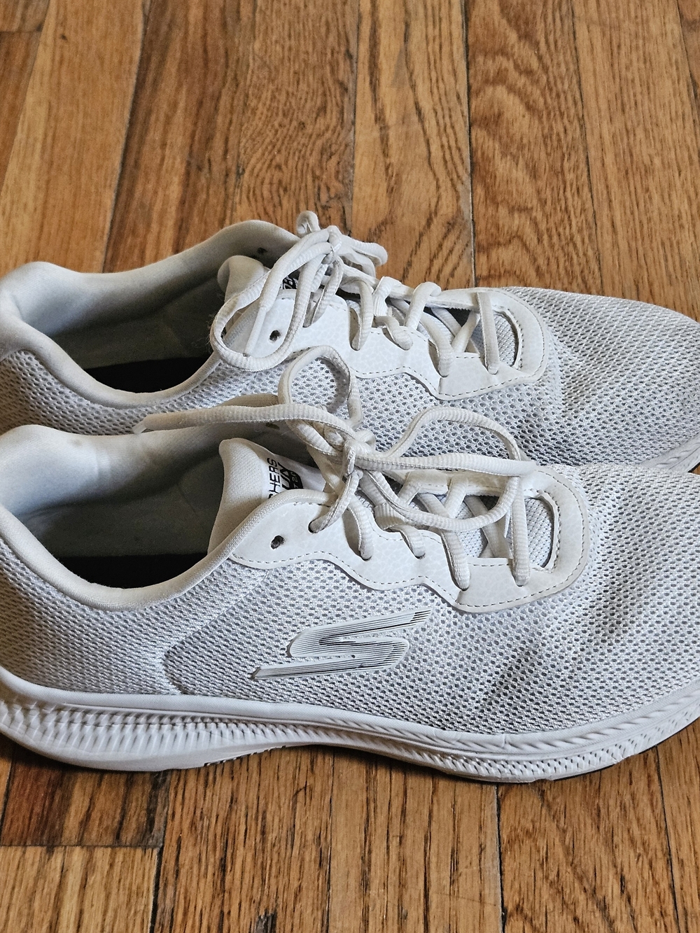 Sketchers Go Run White Sneakers 
Size 11 Women's